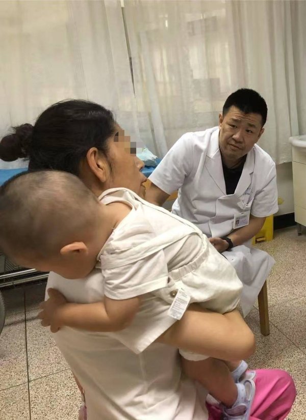 倍悦网配资 平时不敢想的专家，家门口免费看！扬大附院京沪高级医学中心举行首场义诊